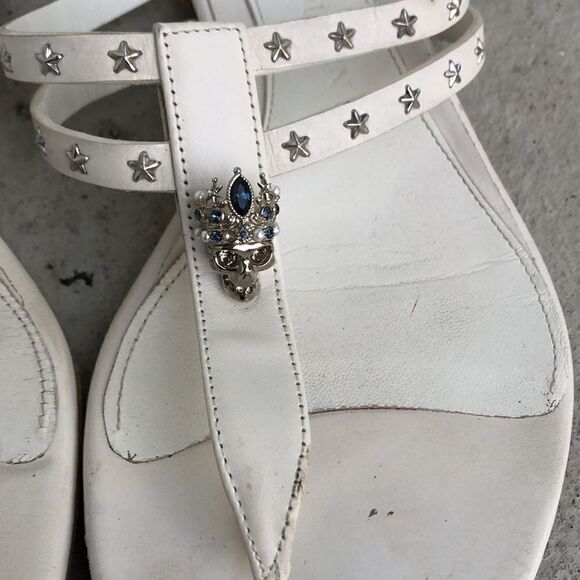 Alexander McQueen skull flip-flops - Picture 3 of 6